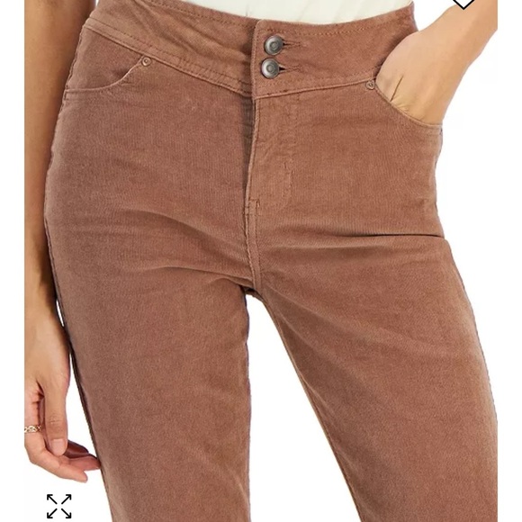 NWT CELEBRITY PINK
Juniors' High-Rise Curvy-Fit Flare-Leg Corduroy Pants - Picture 5 of 15